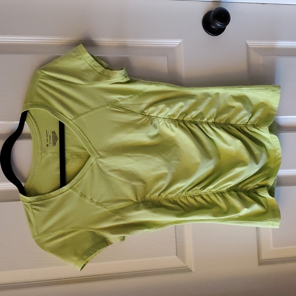 Tek Gear women's active wear top.  Size Medium.